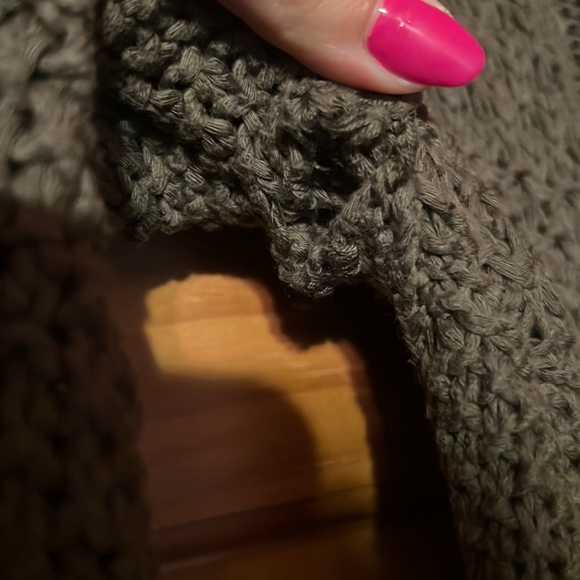 3/$20 🦋 Abercrombie & Fitch Knit Cardigan | Size: Small - Picture 6 of 6